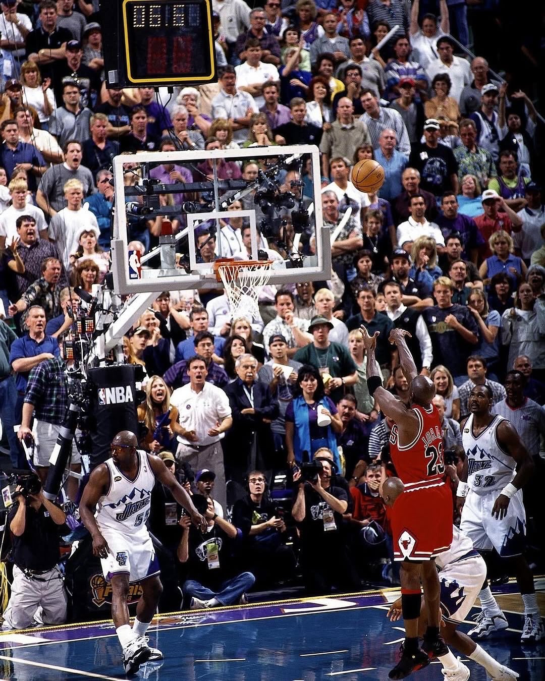 芝加哥公牛迎CBA季后赛关键赛，冲刺阶段临场应变，底气十足，年轻球员得到机会的简单介绍